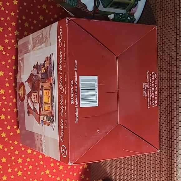 Enchanted Forest Village Santa's Lighted Glass Window Toy Shop - Picture 9 of 11